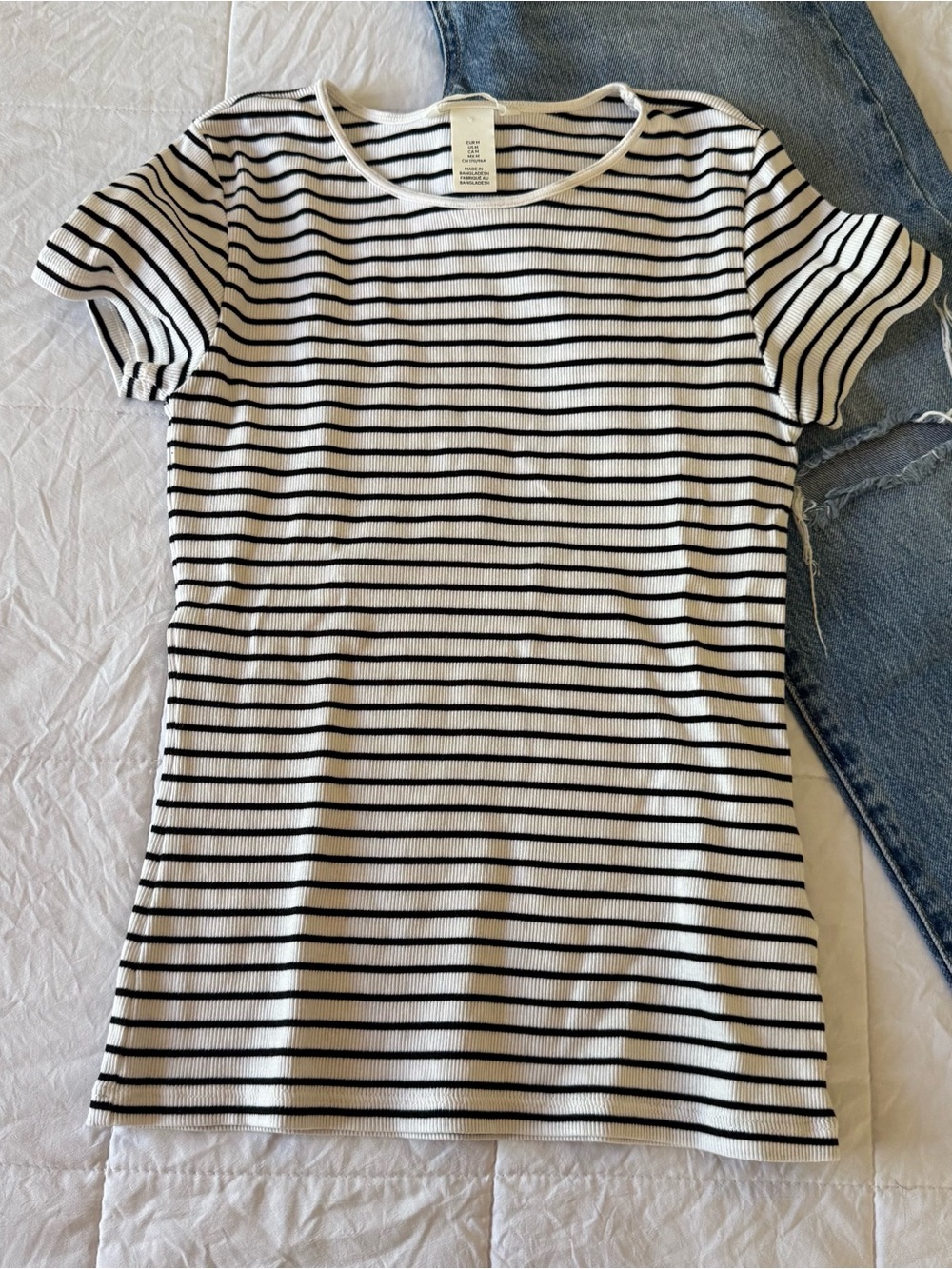 H&M Striped Black & White Ribbed Women’s Top Size Medium - Picture 3 of 3